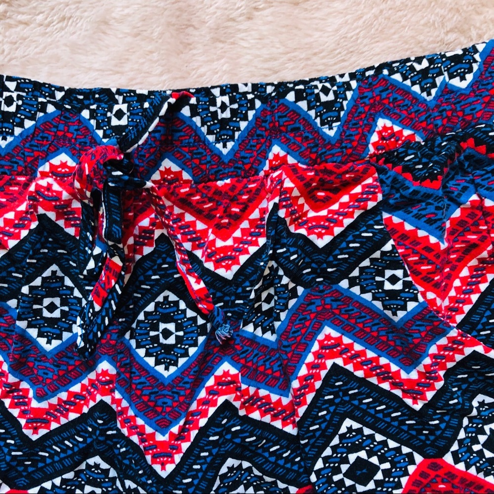 Pattern Shorts - Picture 2 of 2